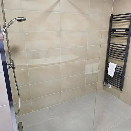 아파트 Elodia Luxus Apartment, Wlan, Terrasse, Kueche, Handtuecher *