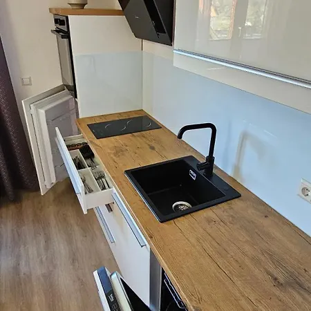 Elodia Luxus Apartment, Wlan, Terrasse, Kueche, Handtuecher * Heidenheim an der Brenz