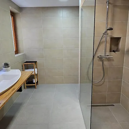 Elodia Luxus Apartment, Wlan, Terrasse, Kueche, Handtuecher