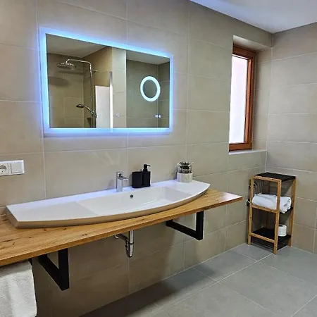 Elodia Luxus Apartment, Wlan, Terrasse, Kueche, Handtuecher 아파트