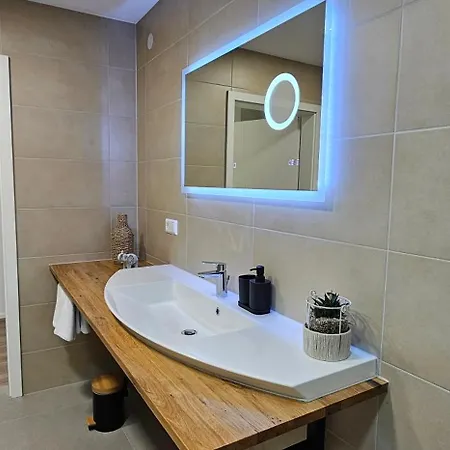 Elodia Luxus Apartment, Wlan, Terrasse, Kueche, Handtuecher